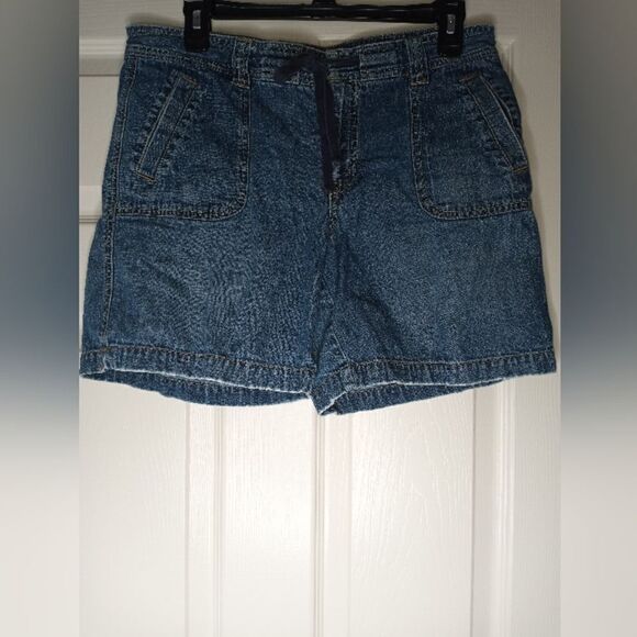 Old Navy Blue Jeans Just Below Waist 8 100% Cotton Pockets Zipper Women’s Shorts - Picture 1 of 5